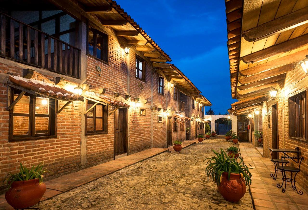 De Campiña Hotel *